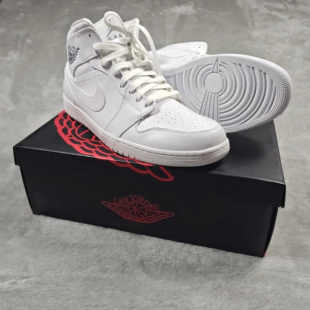 Jordan Air Jordan 1 Mid Mens 14 White 554724 120 Nike With Box New